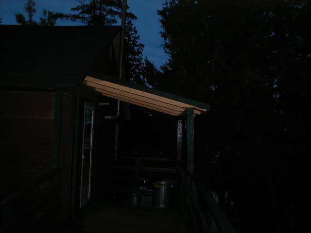 darkcabin1.jpg (640x480; 47525 bytes)