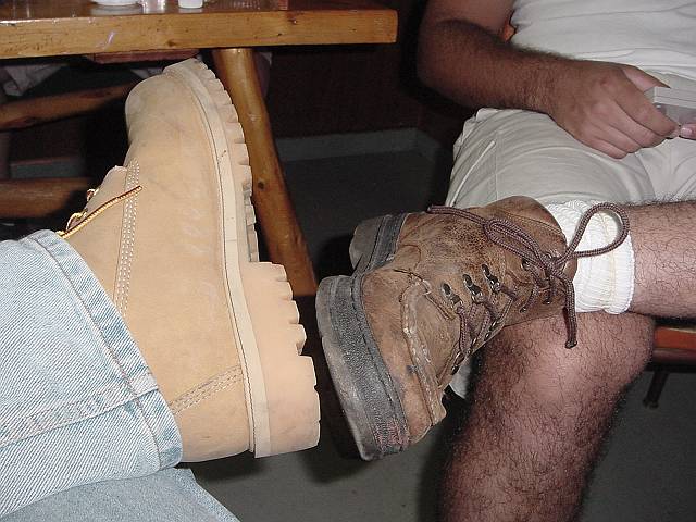 toddericfeet.jpg (640x480; 57414 bytes)