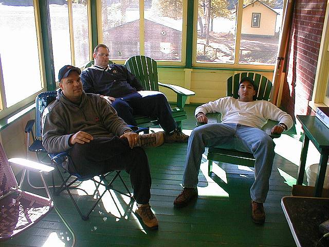 sittingaround.jpg (640x480; 74033 bytes)