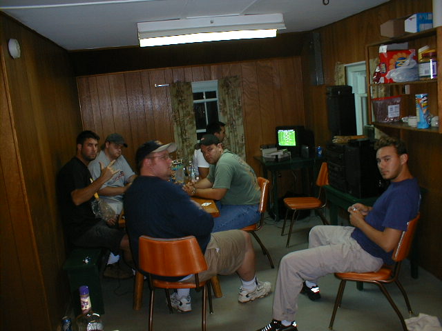 sittingaround3.jpg (640x480; 60749 bytes)