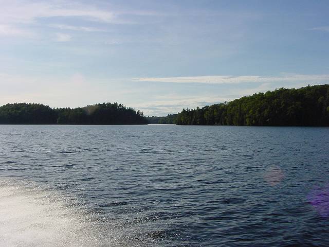boatride3.jpg (640x480; 45752 bytes)