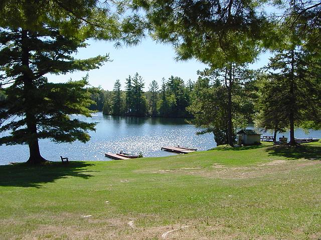 docks.jpg (640x480; 89985 bytes)