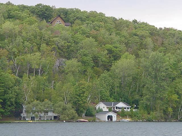 house2.jpg (640x480; 74150 bytes)