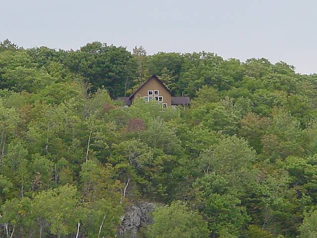 house3.jpg (640x480; 57615 bytes)